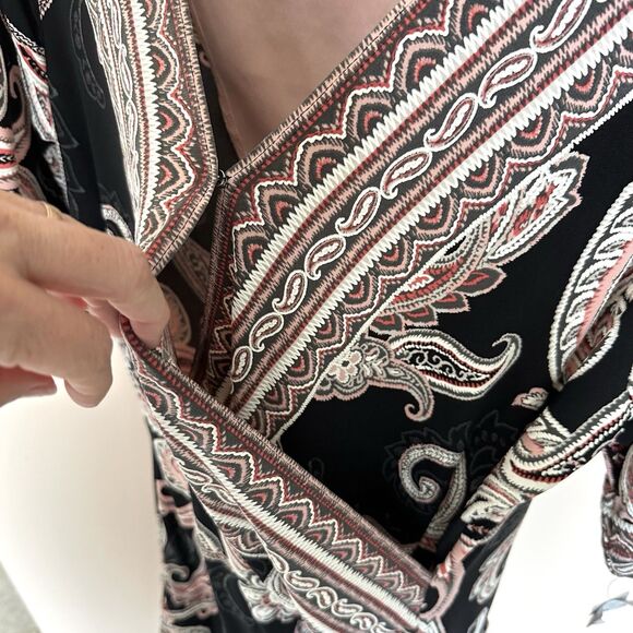 Signature Robbie Bee Dress XL Black Paisley Faux Wrap Stretch Midi Tiered NWT - Picture 4 of 9